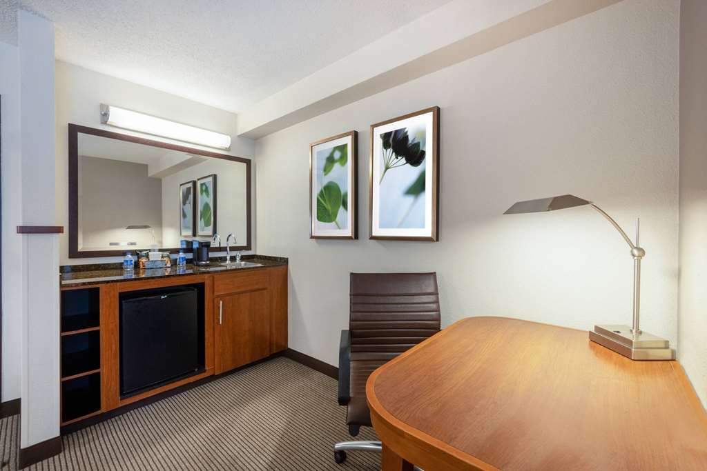 Wyndham Garden Kansas City Airport - photo 19