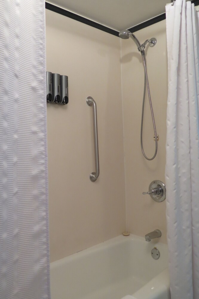 Calderwood Inn - photo 48