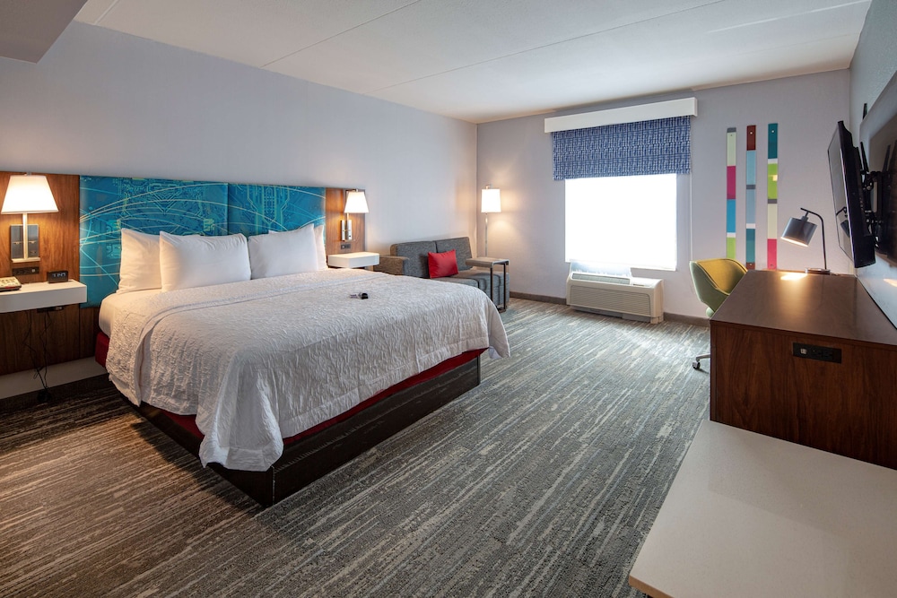 Hampton Inn & Suites Charlotte Airport - photo 21