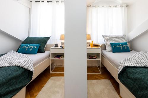 Breathtaking Sea View Apartment Near The Old City
