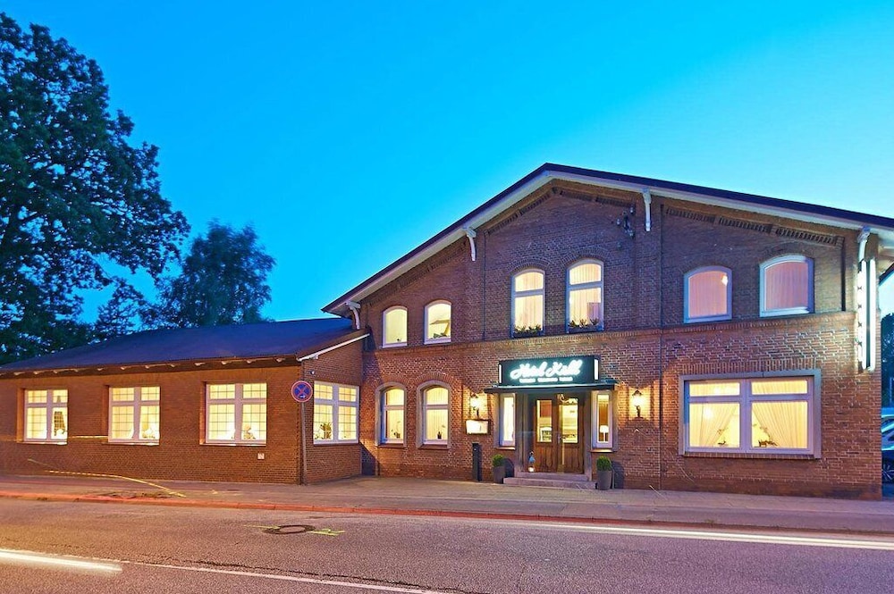 Hotel Kühl in Neumuenster, Germany