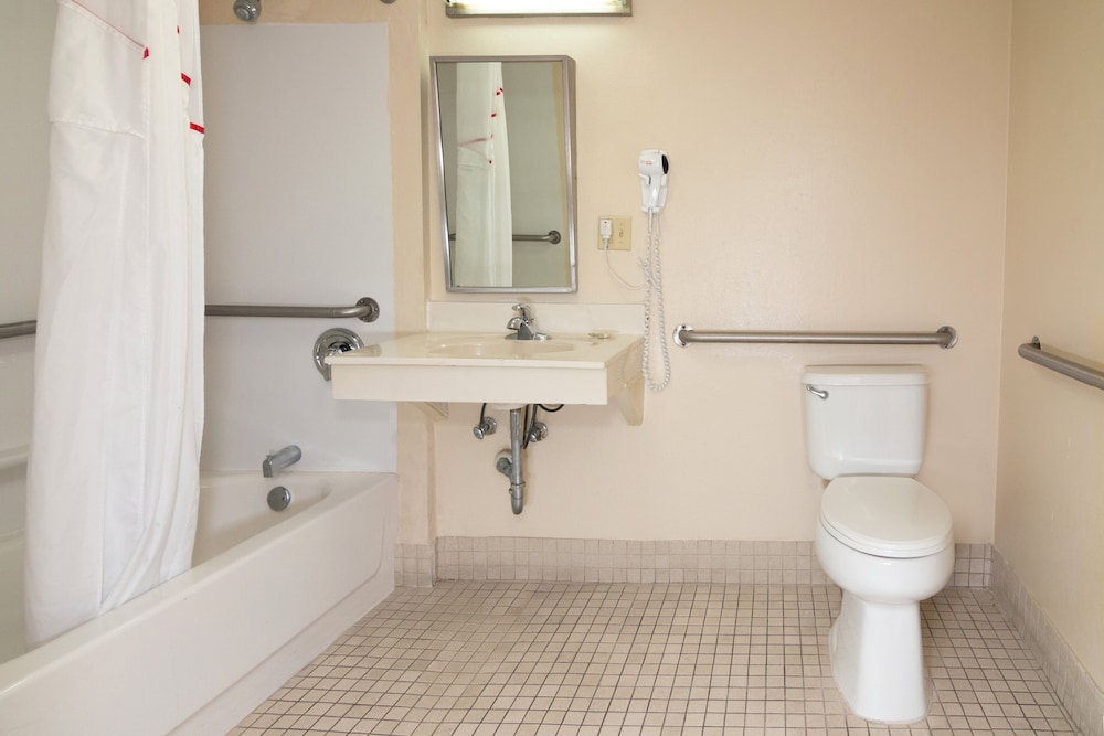 Red Roof Inn PLUS Miami Airport - photo 14