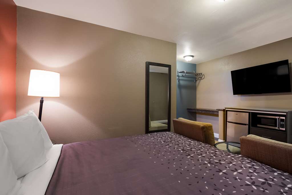 Rodeway Inn near Coachella - photo 9