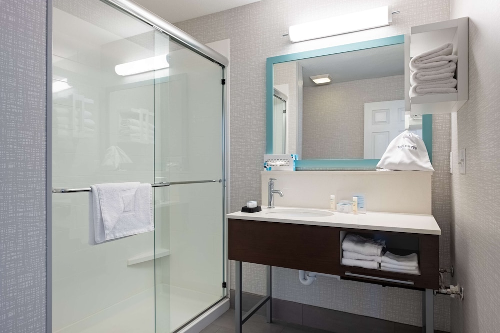 Hampton Inn & Suites Salt Lake City Airport - photo 28
