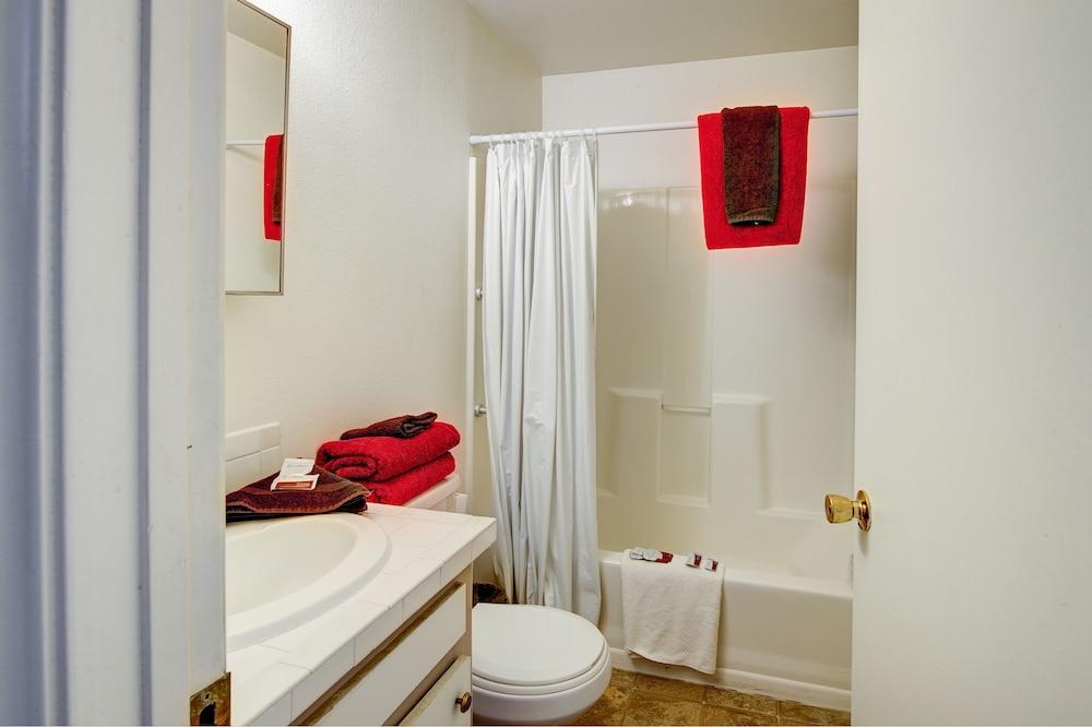 Crimson Hills Motel - photo 8