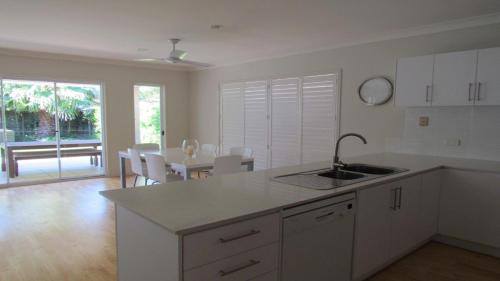 77 Roderick St Moffat Beach QLD — Caloundra — photo 2