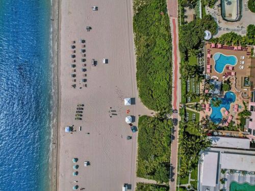 Ocean View Condo 2 Bdrm 2 Ba 709 — 4-Star Luxury Hotel in Miami Beach, United States