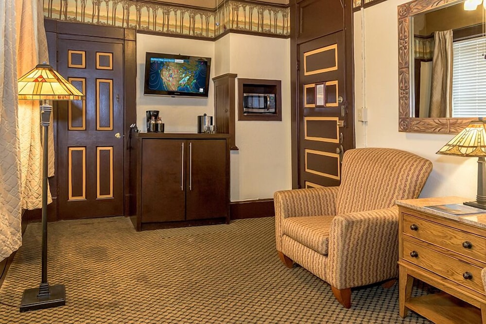 Basin Park Hotel and Spa - photo 24