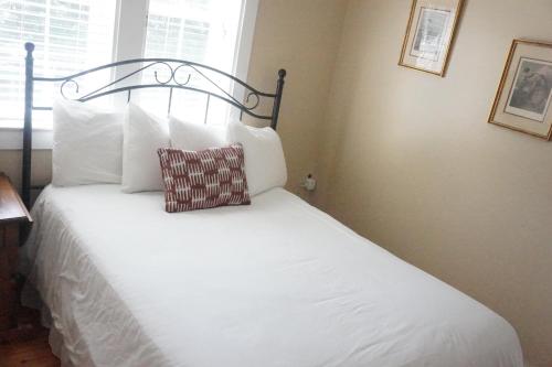 The Frogtown Inn - photo 18