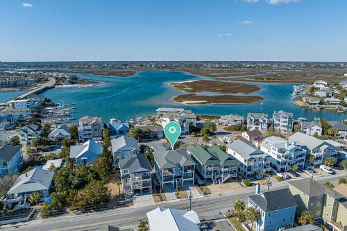 Pelican Post Entire by Sea Scape Properties in Wrightsville Beach, United States