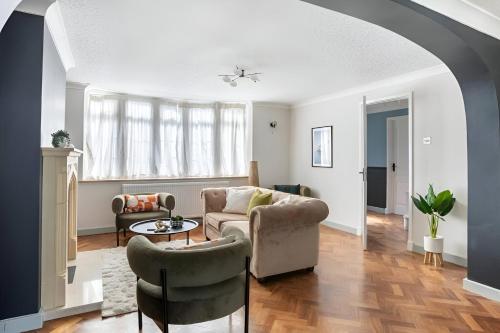 Seaview Symphony Opulent 4BR Haven for Big Groups — 4-Star Luxury Hotel in Birchington-On-Sea, United Kingdom