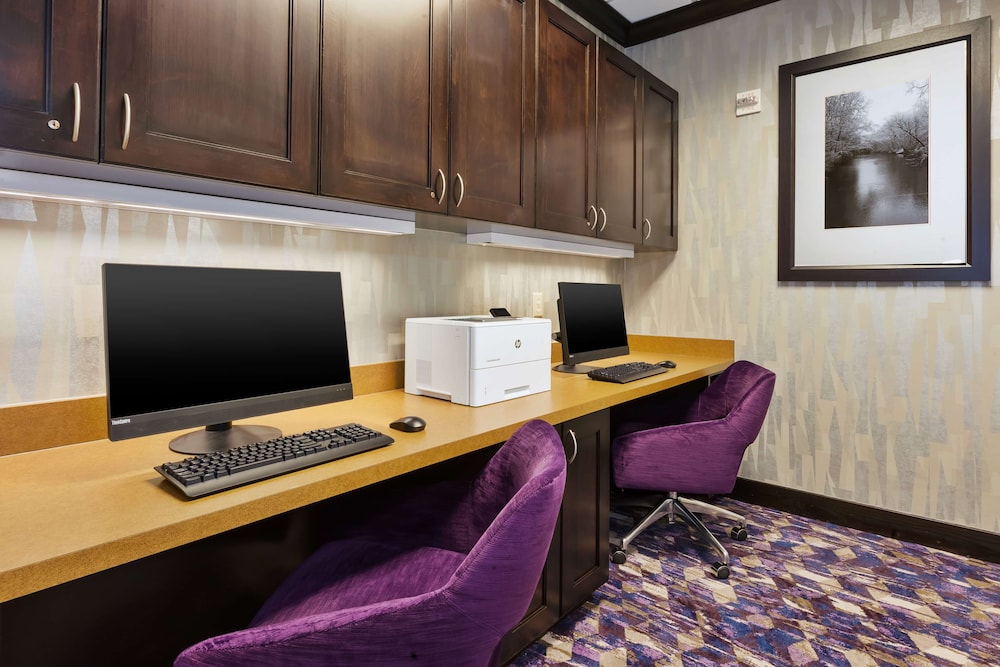 Hampton Inn & Suites Flint Grand Blanc - photo 33