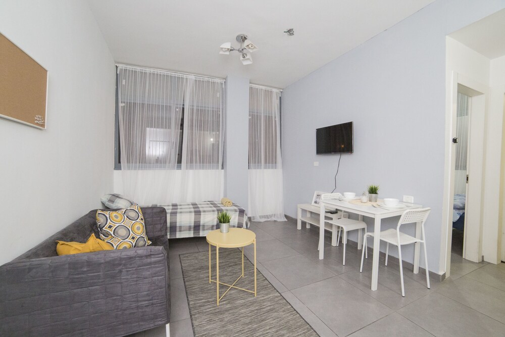 Diamond Exchange Flats — 4-Star Luxury Hotel in Ramat Gan, Israel