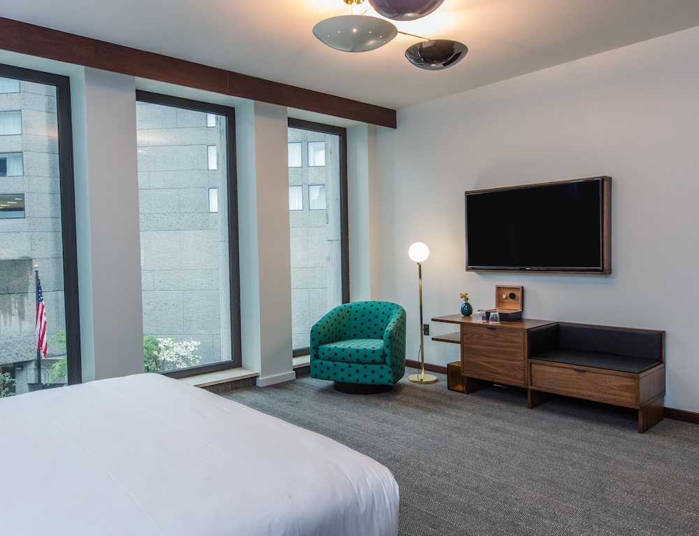 Fairlane Hotel - photo 17