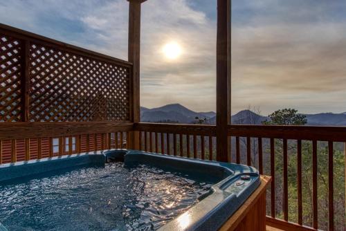 Mountains 4 Miles Panoramic Views Hot Tub & Fire Pit near Pigeon Forge - photo 23