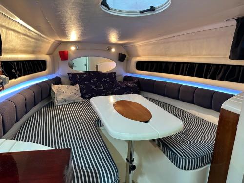 Barco Alojamiento — hotel in La Pobla De Farnals