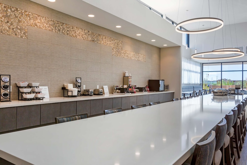 Best Western Plus Executive Residency Phoenix North Happy Valley - photo 64