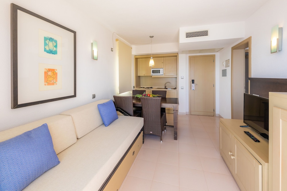 Blau Punta Reina — 4-Star Luxury Hotel in Manacor, Spain