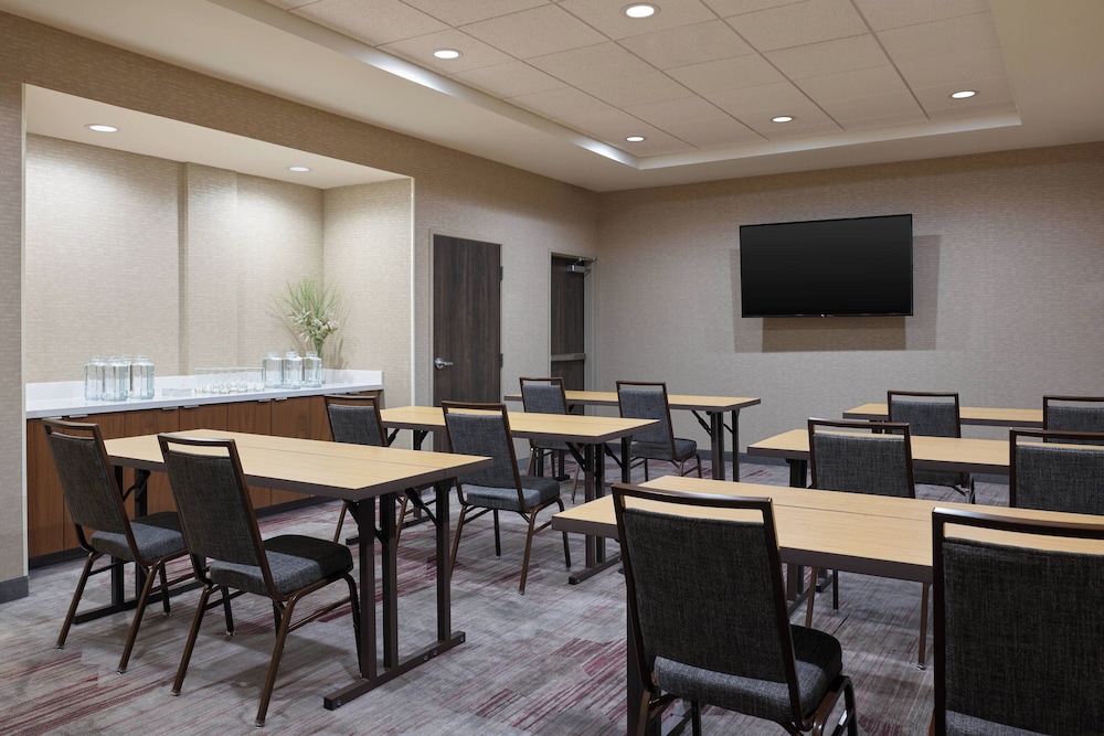 Courtyard by Marriott Denver Aurora - photo 18