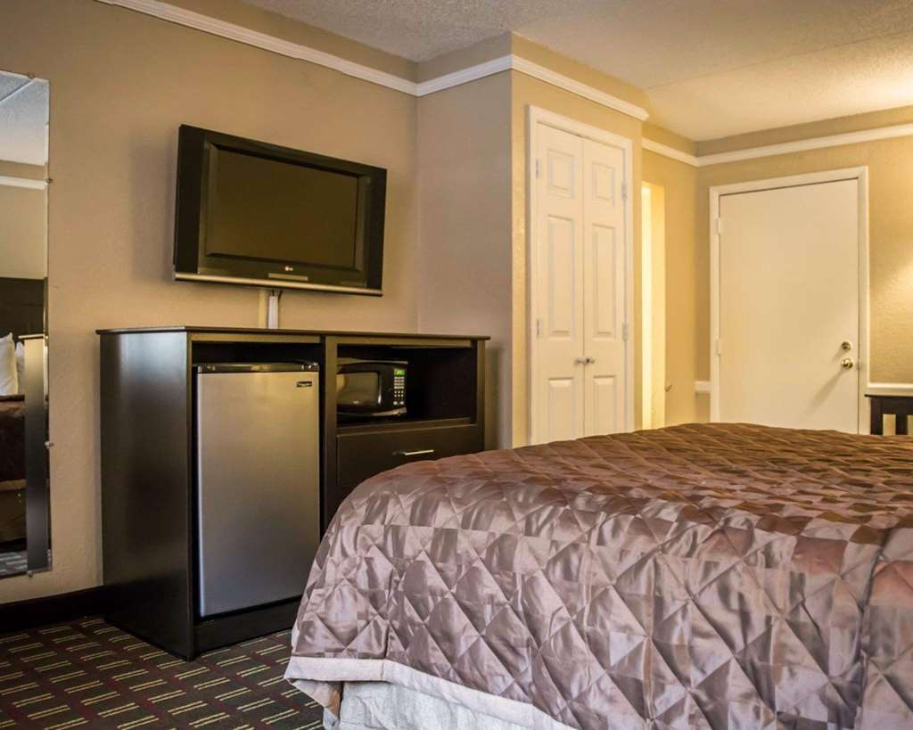 Rodeway Inn Near Ybor City Casino - photo 24