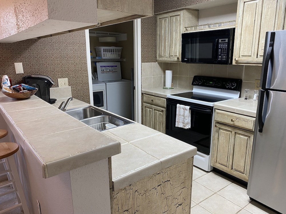 Houston Med Center NRG Area 2B 2B All Inclusive - photo 9