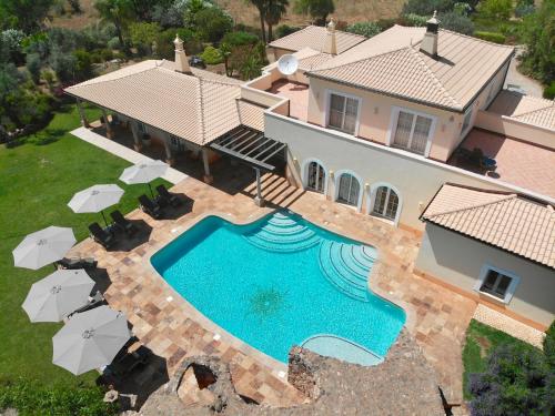 Vila Relaxmountain B&B — 5-Star Luxury Hotel in Sao Bartolomeu De Messines, Portugal