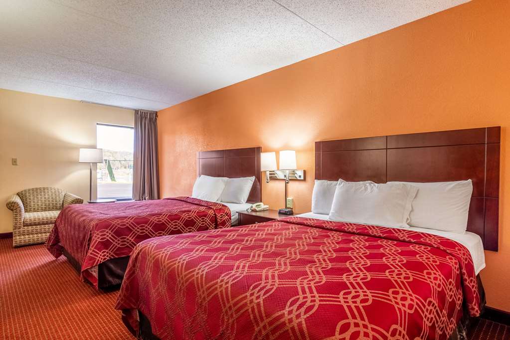 Econo Lodge Rocky Top - photo 21