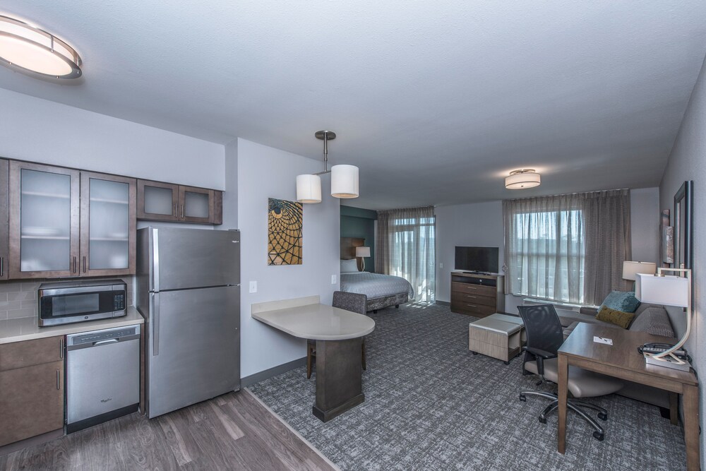 Staybridge Suites Charleston Mount Pleasant by IHG - photo 17