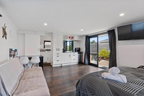 Whakaipo Studio Taupo Holiday Studio — 4-Star Luxury Hotel in Taupo, New Zealand