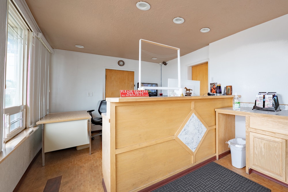 Budget Inn Madras - photo 5