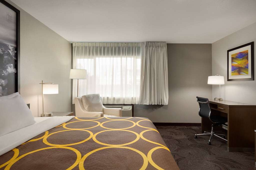 Super 8 by Wyndham Eureka - photo 13
