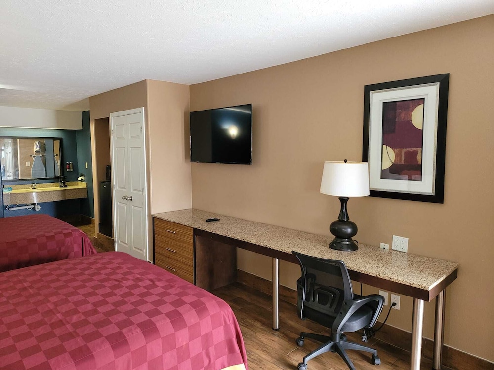 Texas Inn & Suites Raymondville - photo 12