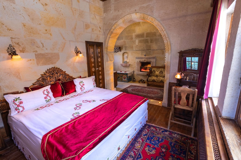 Gamirasu Cave - carbon neutral hotel in Uerguep