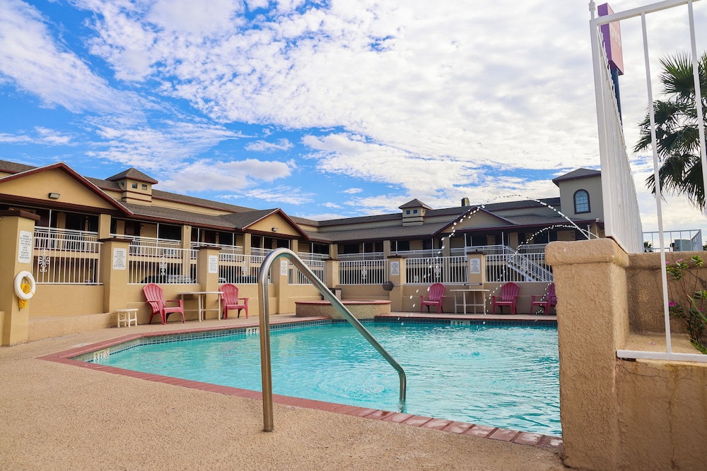 OYO Hotel McAllen Airport South - photo 58