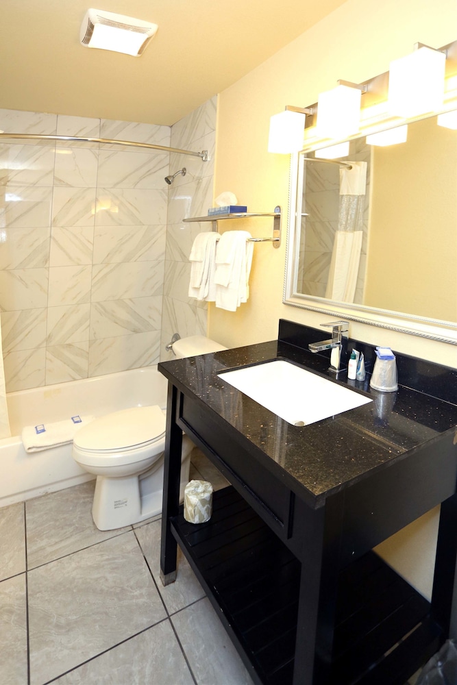 Blue Marlin Inn & Suites - photo 10