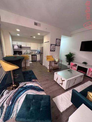 Luxurious 2 Bedroom Downtown City Views — 4-Star Luxury Hotel in Indianapolis, United States