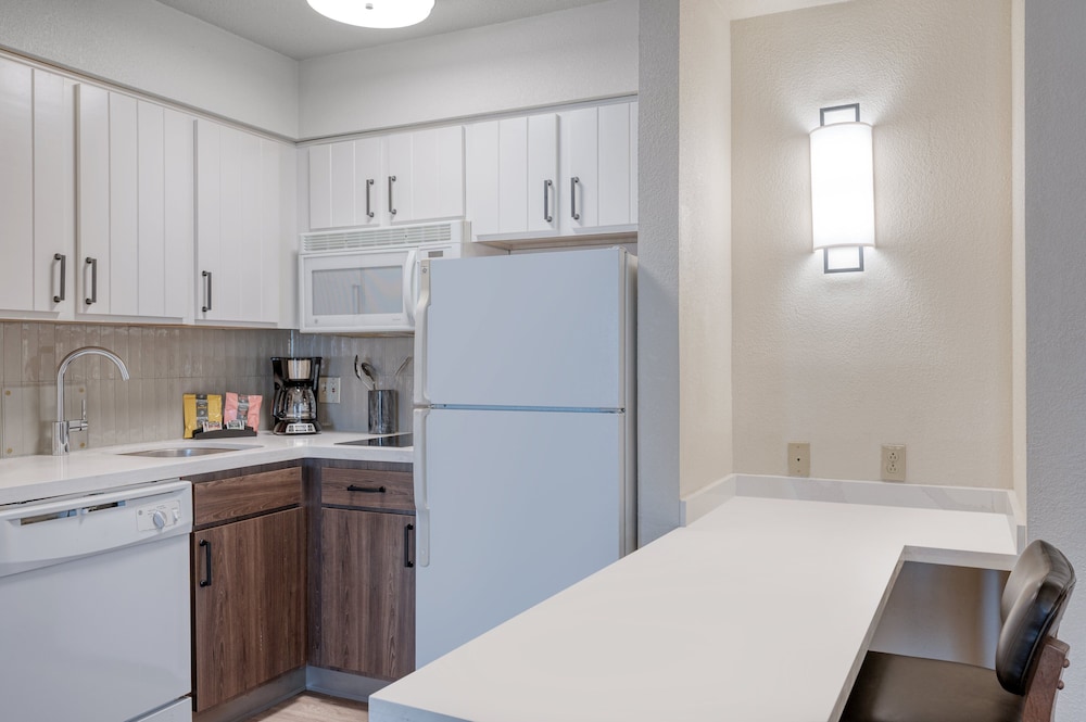 Staybridge Suites Allentown Bethlehem Airport by IHG - photo 26