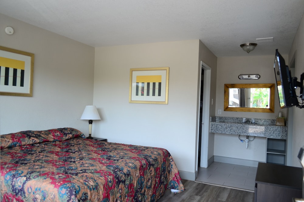 Harmony Inn and Suites - photo 10