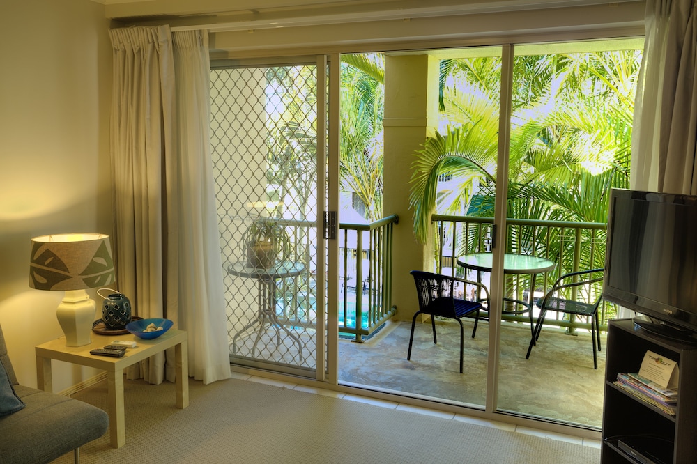 Bila Vista Holiday Apartments — 4-Star Luxury Hotel in Bilinga, Australia