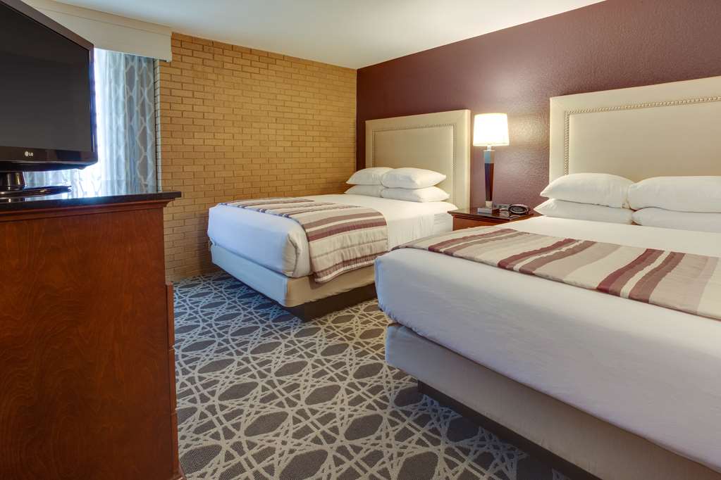 Drury Inn & Suites Louisville East - photo 17