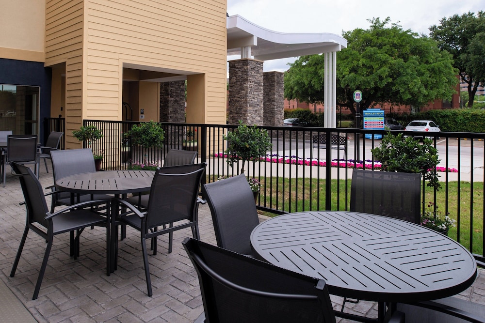 Fairfield Inn & Suites by Marriott Arlington Six Flags - photo 37