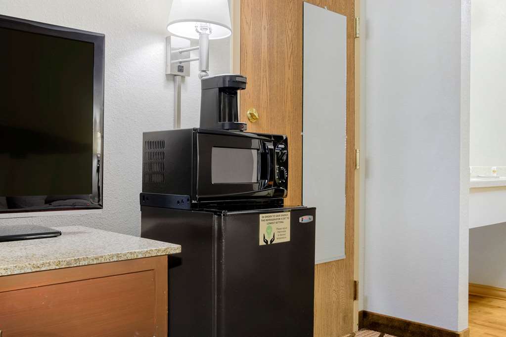 La Quinta Inn & Suites by Wyndham Springfield South - photo 13