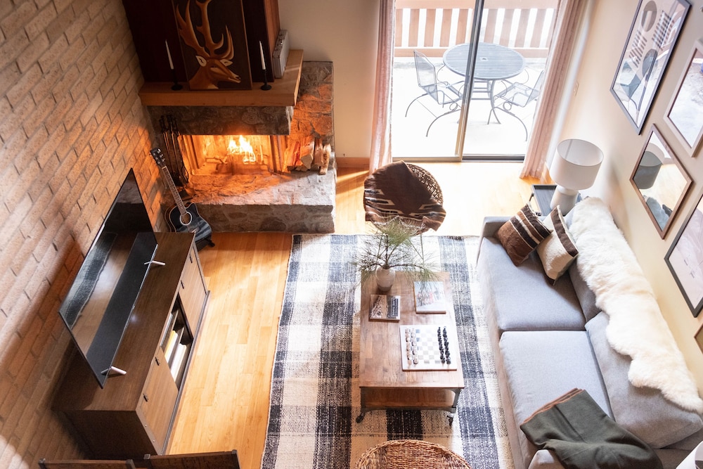 Birchwood by Avantstay Mountain Home 5 minutes From Diamond Peak Ski Resort Incline Village in Incline Village, United States