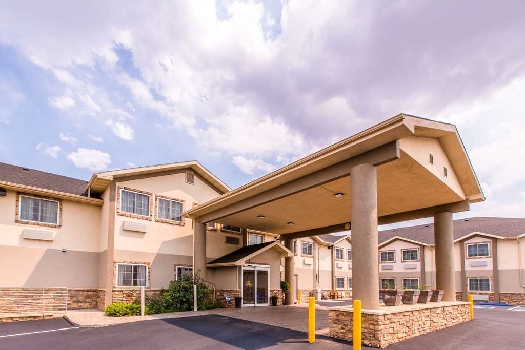 Quality Inn & Suites University - carbon neutral hotel in Laramie
