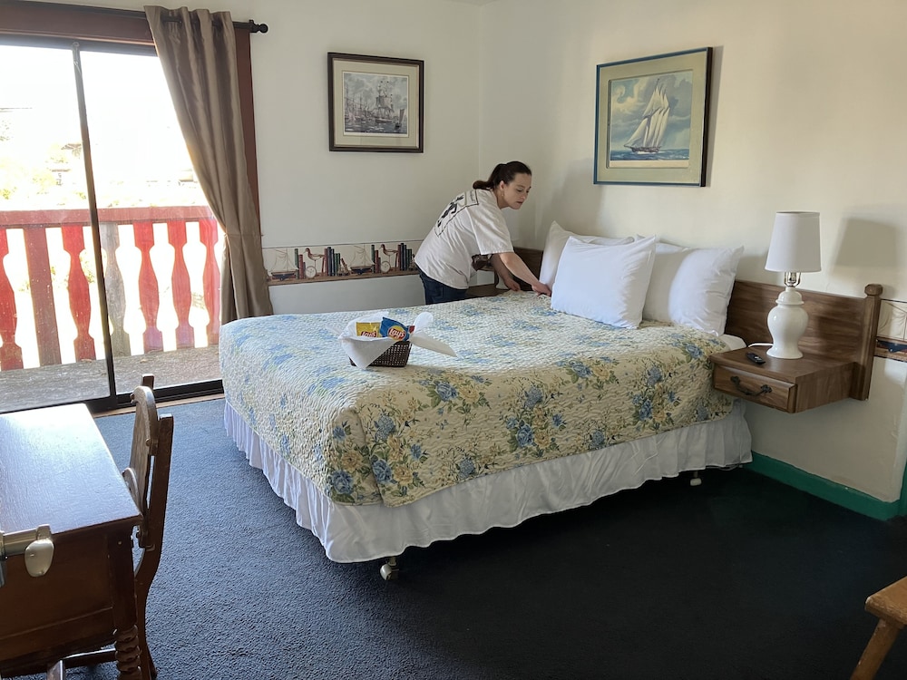 Florence Lighthouse Inn - photo 37