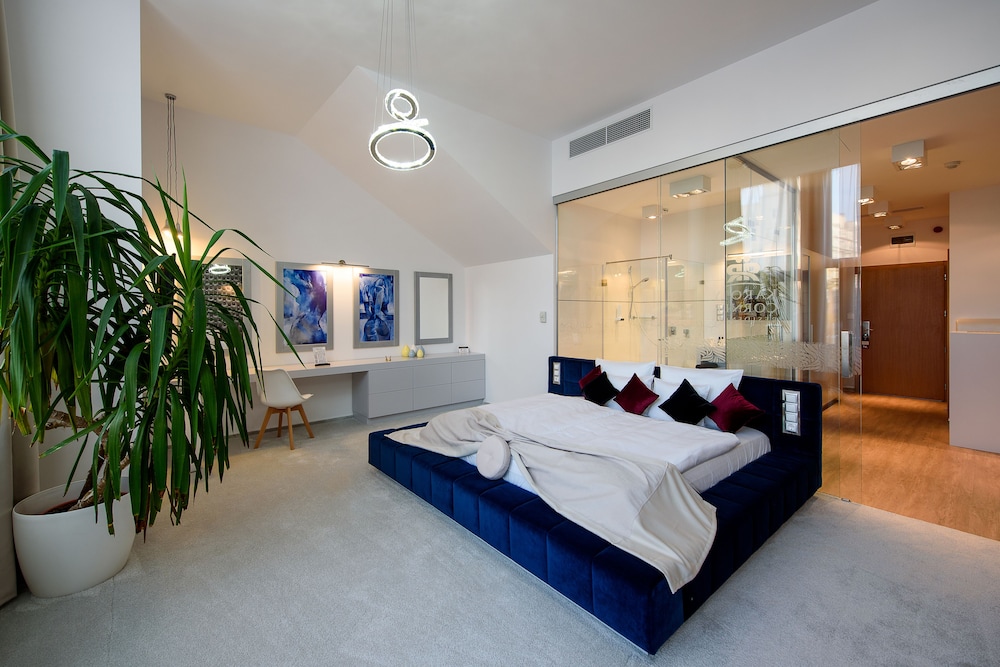 Karoly Corner Residences — 4-Star Luxury Hotel in Budapest, Hungary