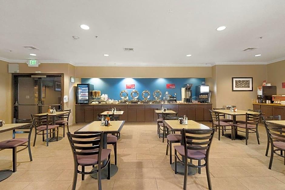 Americas Best Value Inn & Suites Wine Country Santa Rosa - photo 19