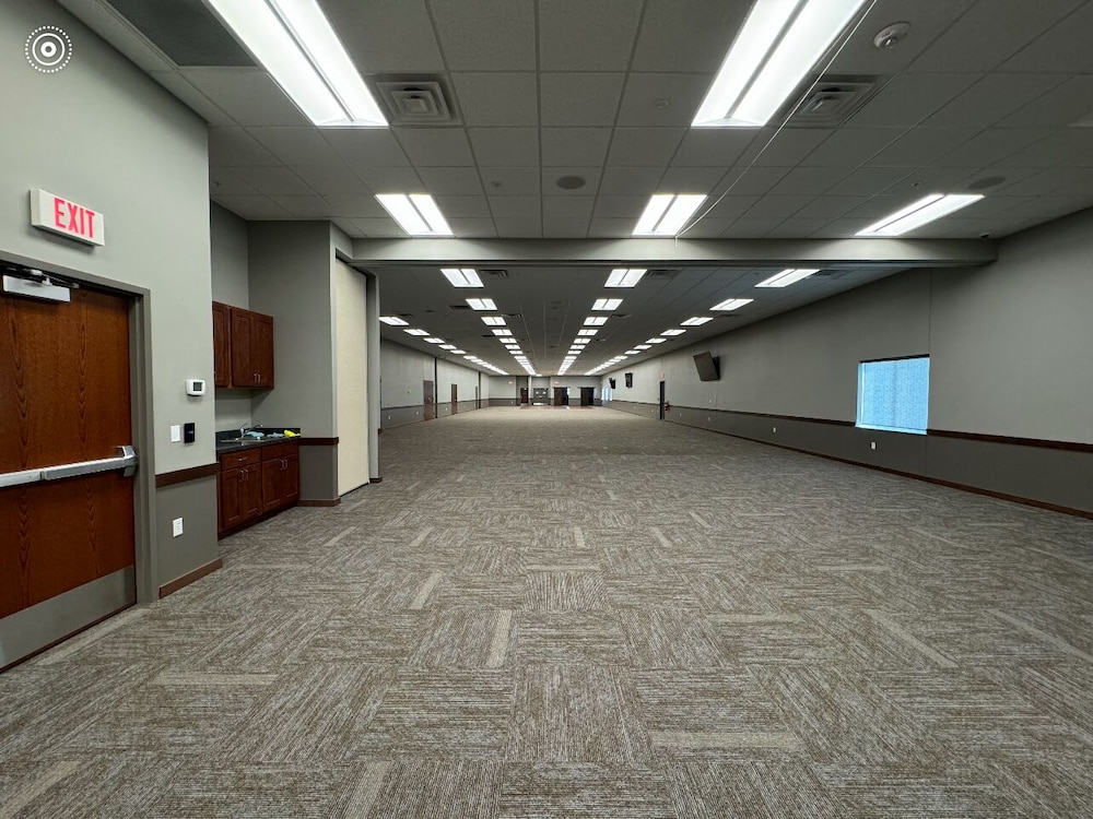 Cardinal Inn & Event Center - photo 17