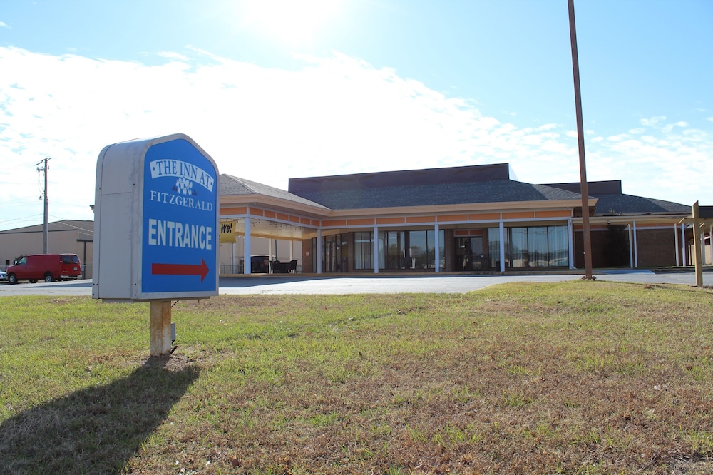 The Fitzgerald Inn - photo 20