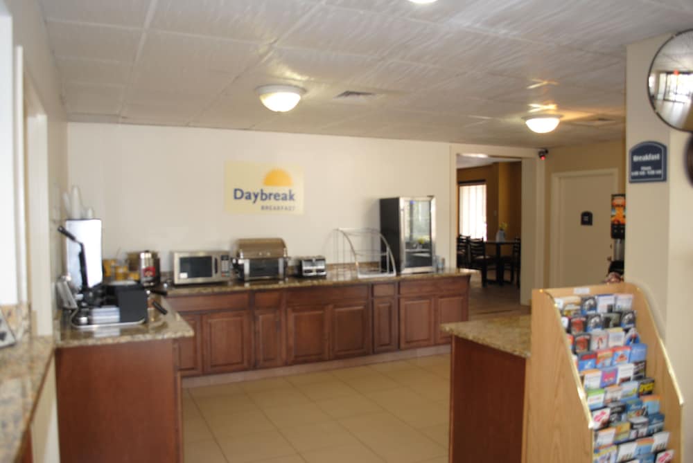 Days Inn by Wyndham Jacksonville Airport - photo 23